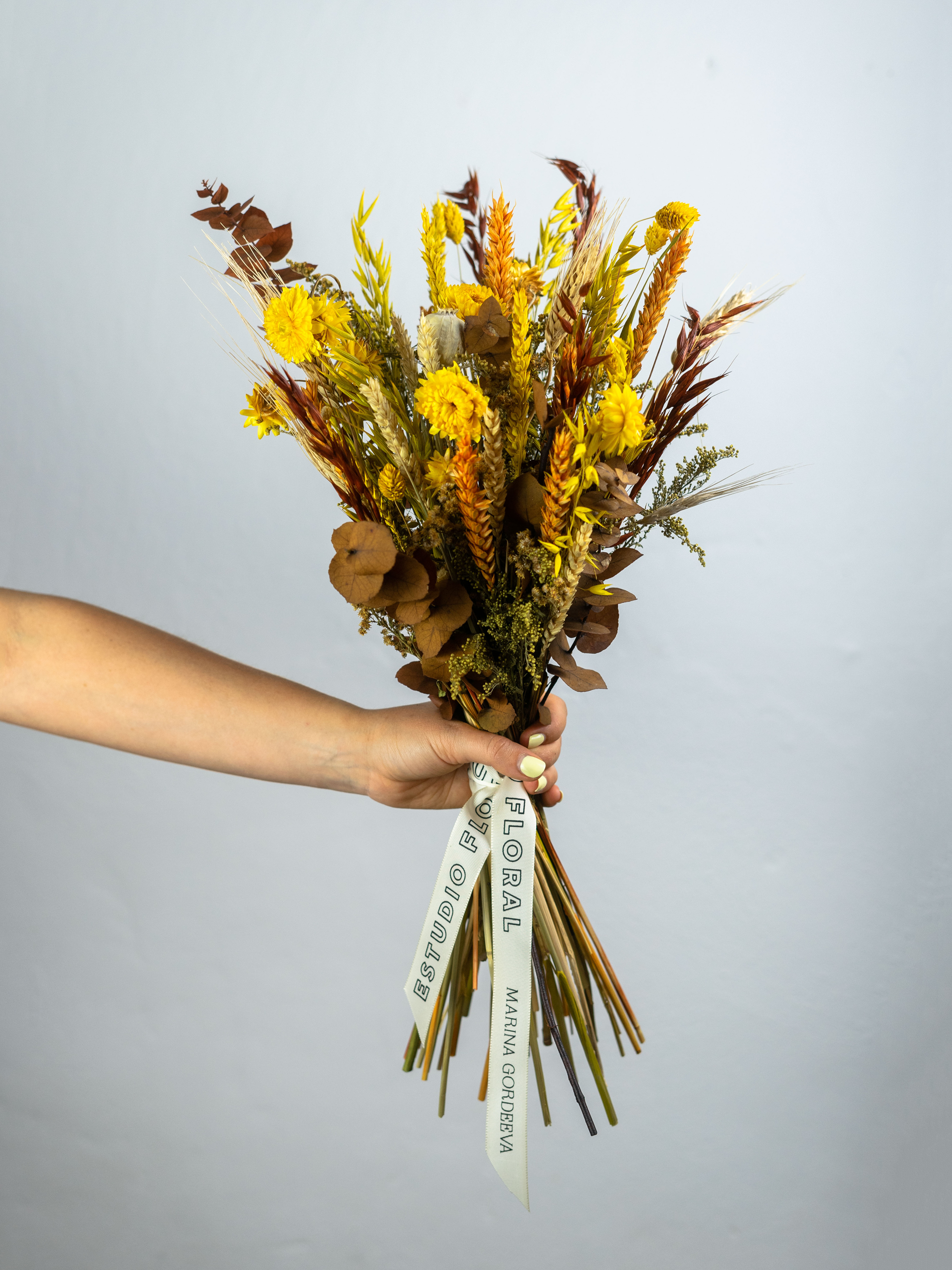 RAMO SILVESTRE CON FLORES PRESERVADAS Y SECAS